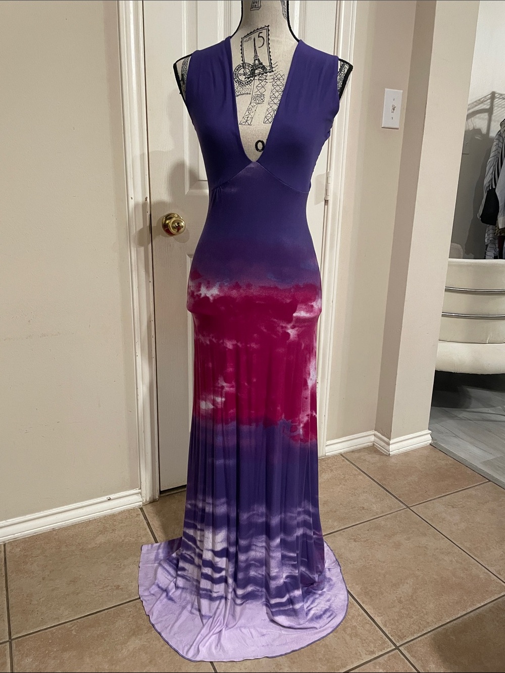 VENUS Purple to Magenta Ombre V-Neck Maxi Dress